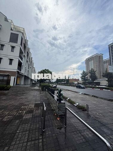 Cần bán căn góc 3 mặt tiền ngay Sthi  Aeon - TPM Bình Dương