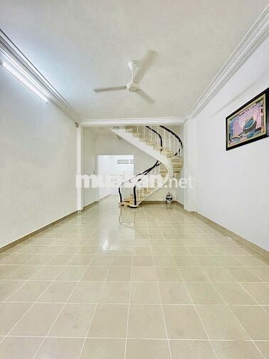 🏡 Cho Thuê Nhà MT Trương Công Định_4,5x20m, Trệt 3 Lầu, Sẵn Máy Lạnh.