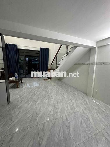 NHÀ ĐẸP VÀO Ở NGAY ĐƯỜNG OTO TẬN NHÀ CÒN CĂN *** GIÁ ***