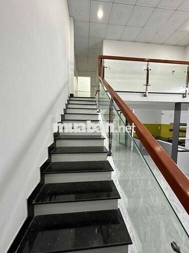 NHÀ ĐẸP VÀO Ở NGAY ĐƯỜNG OTO TẬN NHÀ CÒN CĂN *** GIÁ ***