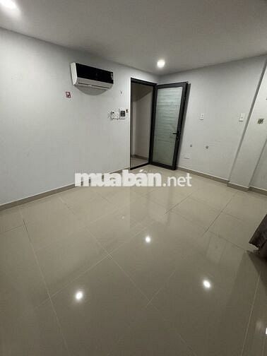 Cho thuê nhà kinh doanh, cách chợ Thuốc tây Nguyễn Giảng Thanh 100m.