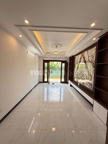 Vĩnh Hưng – Ô tô đỗ cửa – Kinh doanh – 35m – 5 tầng – 7,5 tỷ