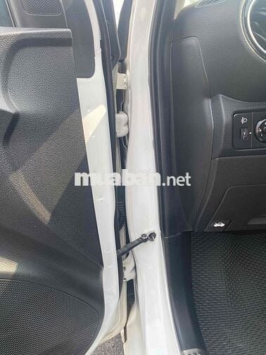 Kia Soluto 2019 Trắng Số tự động