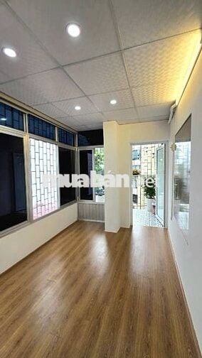 Lô góc Lý Nam Đế, 60m2, 2 ngủ, full nội thất đẹp. Sổ đỏ. Khu hiếm nhà