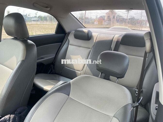 Kia Soluto 2019 Trắng Số tự động