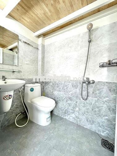 Căn Hộ Gác Lửng Đón Nắng Ngay ĐH Bách Khoa