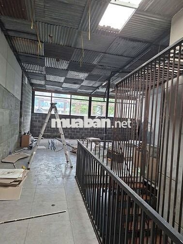 CHO THUÊ NHÀ NGUYÊN CĂN MẶT TIỀN  TRUNG TÂM Q10 DT.8,6X16 .