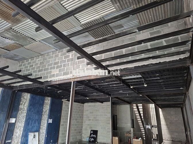 CHO THUÊ NHÀ NGUYÊN CĂN MẶT TIỀN  TRUNG TÂM Q10 DT.8,6X16 .