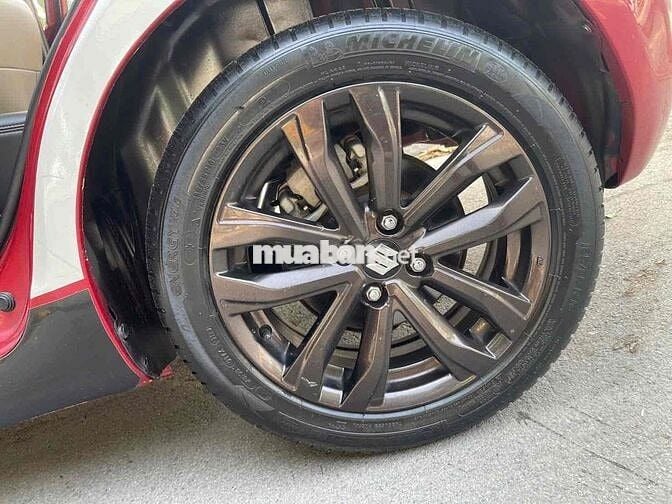 Bán xe swift sx 2017RS logo vàng 4ABS suất sắc