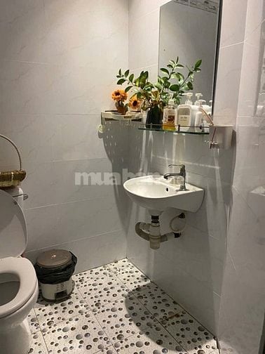 Cho thuê NNC 2PN 2WC + Mặt bằng kinh doanh và ở, MT Nguyên Hồng, BT