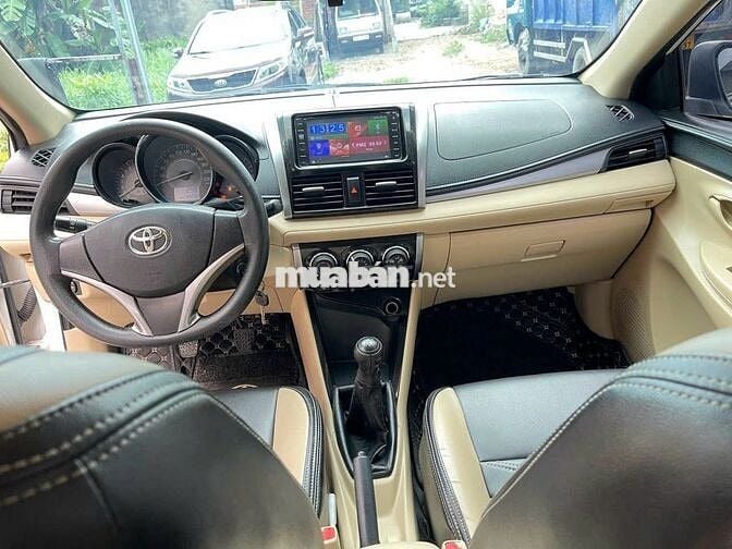 Toyota Vios 2016 số sàn màu trắng