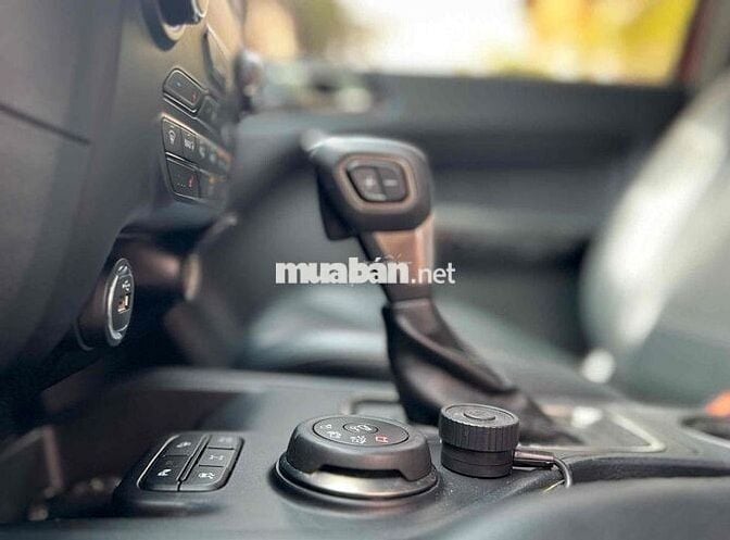 Ford Everest Titanium 4x4 2020 xe full ls hãng