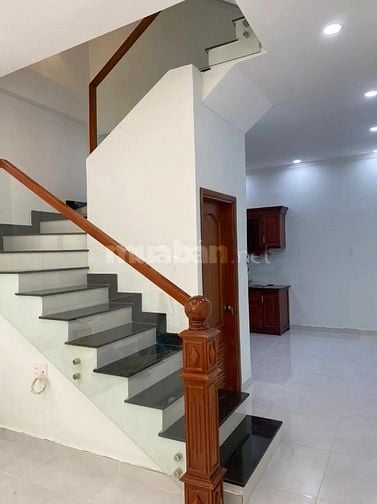 Bán nhà Lam Sơn, P2, Tân Bình, 1,65 tỷ, sổ riêng, tiện ích đầy đủ