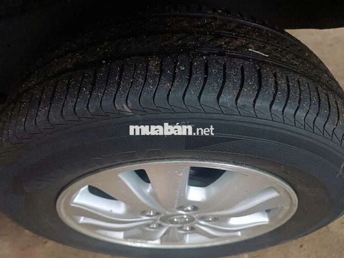 Toyota Innova Đen Số sàn 7 chỗ