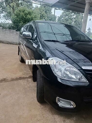 Toyota Innova Đen Số sàn 7 chỗ