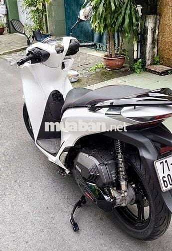 Honda SH màu Trắng như mới cần đổi xe