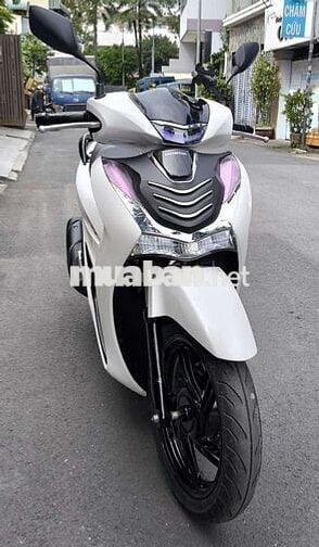 Honda SH màu Trắng như mới cần đổi xe