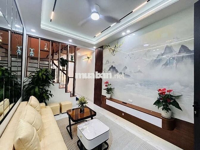 Bán nhà gần hồ Quan Nhân, 33m2, giá 8.95 tỷ, 4PN, khe thoáng sau