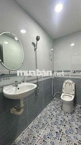 nhà rẻ nội htất mới , có 1 khong 2