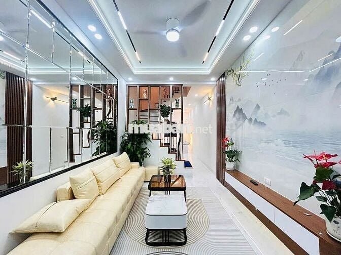 Bán nhà gần hồ Quan Nhân, 33m2, giá 8.95 tỷ, 4PN, khe thoáng sau