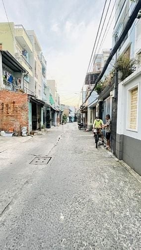 Chính chủ bán nhà đường 100 Bình Thới - Nhà mới vào ở ngay - 4,38 tỷ