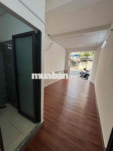 Mặt tiền Đào Duy Anh dá cực kỳ hạt dẻ