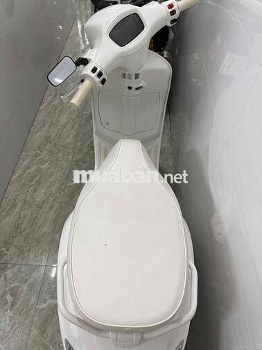 Piaggio Vespa Justin Bieber 125cc Trắng