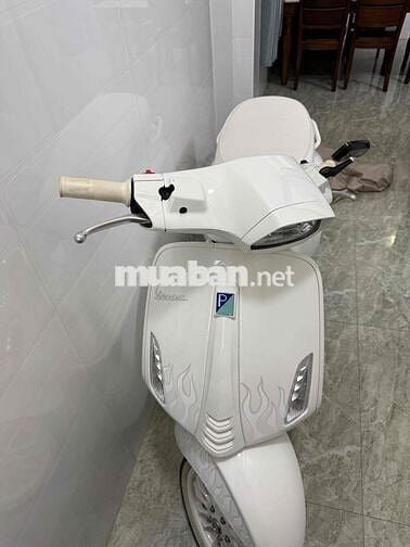 Piaggio Vespa Justin Bieber 125cc Trắng