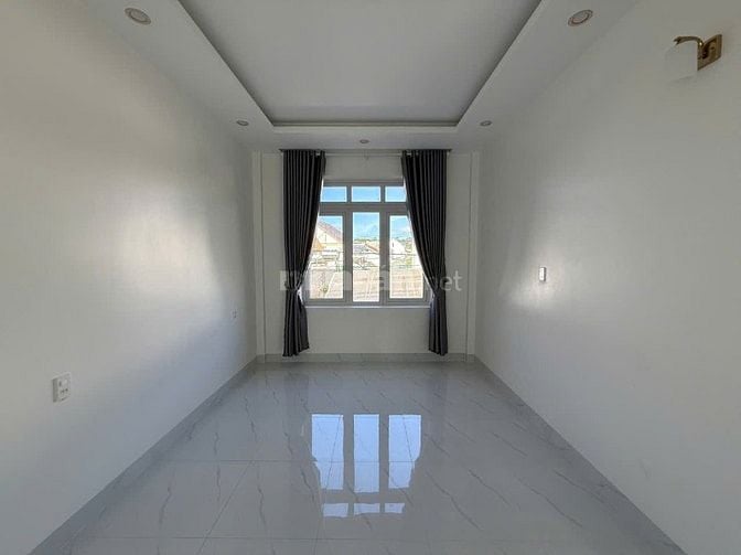 NHÀ MỚI XÂY CHO THUÊ – 3PN, CÓ SÂN ĐẬU Ô TÔ – MÊ LINH, PHƯỜNG LÂM VIÊN