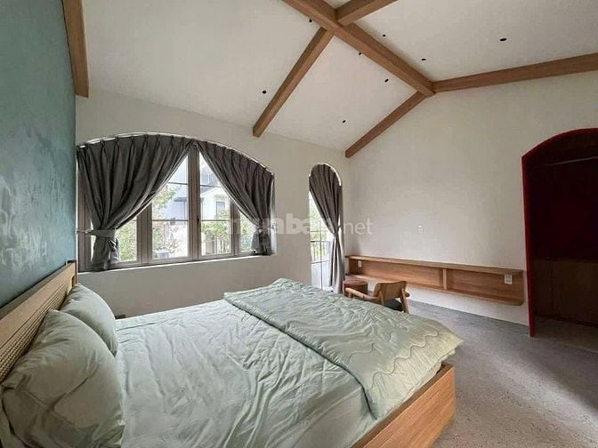 CHO THUÊ NHÀ NGUYÊN CĂN CÓ HỒ BƠI 4 PHÒNG NGỦ FULL NỘI THẤT VỊ TRÍ ĐẸP