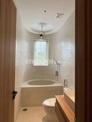 CHO THUÊ NHÀ NGUYÊN CĂN CÓ HỒ BƠI 4 PHÒNG NGỦ FULL NỘI THẤT VỊ TRÍ ĐẸP