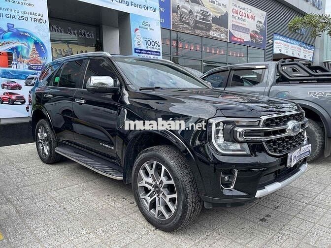 Ford Everest 2024 Titanium 2.0L 4x2 AT