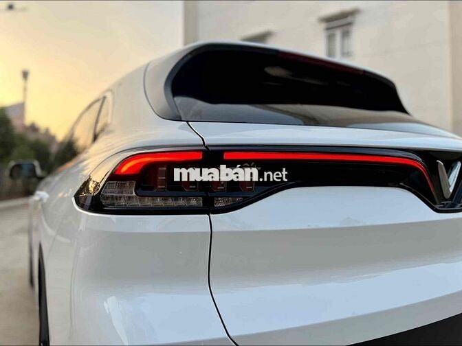 VinFast VF8 S 2024 Trắng