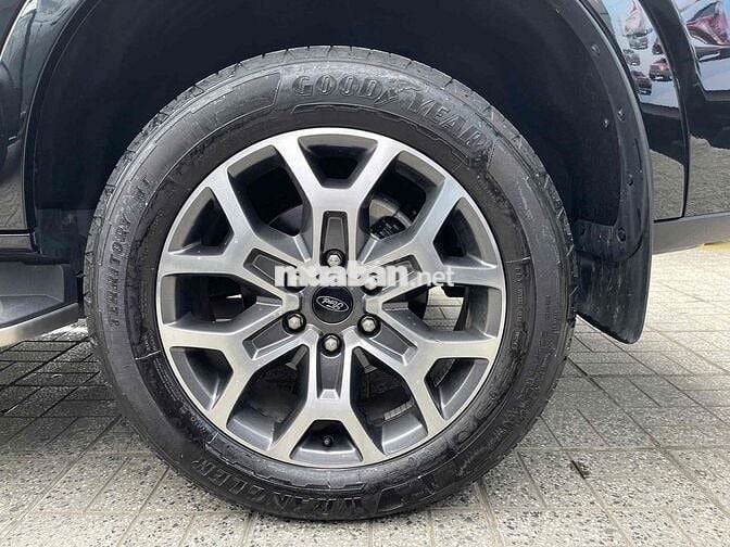 Ford Everest 2024 Titanium 2.0L 4x2 AT