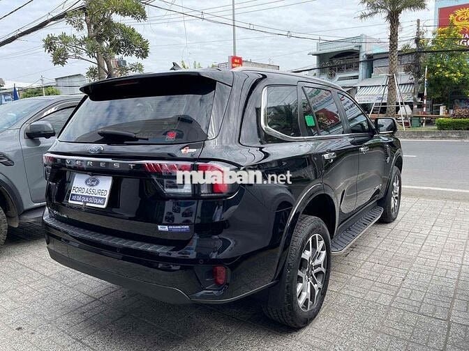 Ford Everest 2024 Titanium 2.0L 4x2 AT