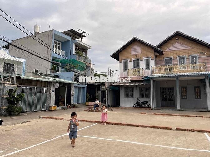 Đất 5x19m, Shr, Vị Trí Đẹp - Giá TỐT đg xe TẢI ngay LÊ THị HÀ