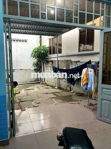 Nhà trung tâm TĐ, cách Ngã Tư Thủ Đức + đại học spkt 500m. Hẻm oto