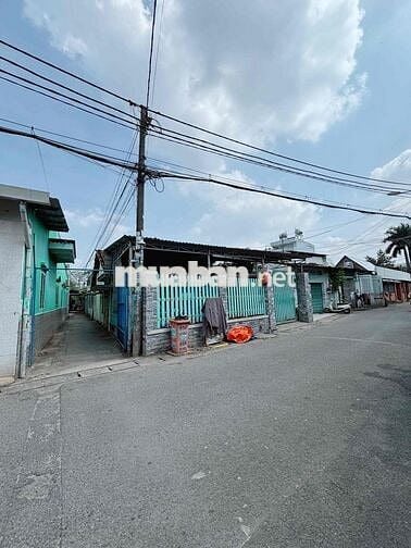 TÔI CHÍNH CHỦ CẦN BÁN GẤP LÔ ĐẤT XÃ BÀ ĐIỂM 4x14 1/NHỰA NGẮN HẺM XE HO