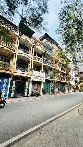 Giá Đầu Tư Phố Nguyễn Văn Huyên - 102M2* 22 Tỷ - KD Cho Thuê.