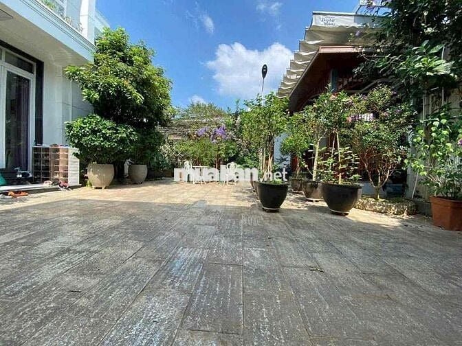 Bán Biệt Thự Sân Vườn Hẽm Đường Trần Hưng Đạo Giá Tốt