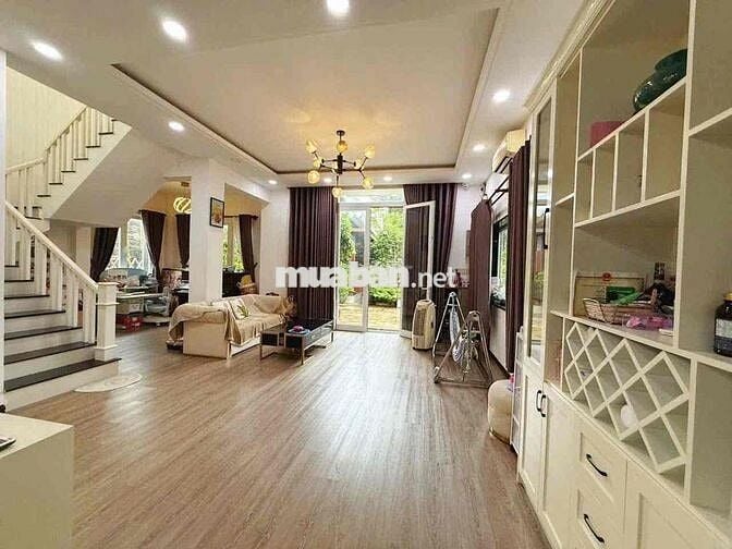 Bán Biệt Thự Sân Vườn Hẽm Đường Trần Hưng Đạo Giá Tốt