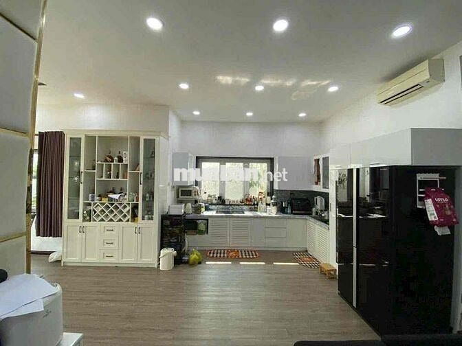 Bán Biệt Thự Sân Vườn Hẽm Đường Trần Hưng Đạo Giá Tốt