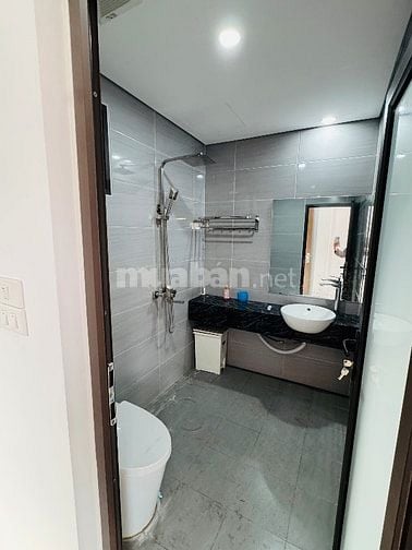 Bán nhà 36m 6 tầng Cự Khối ô tô thông vào nhà 