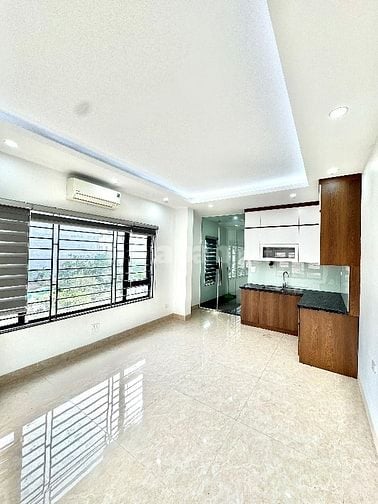 Bán nhà 36m 6 tầng Cự Khối ô tô thông vào nhà 