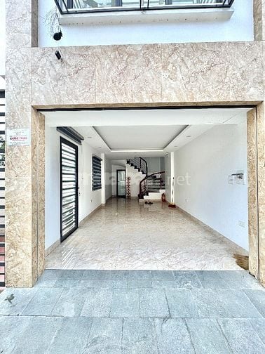 Bán nhà 36m 6 tầng Cự Khối ô tô thông vào nhà 