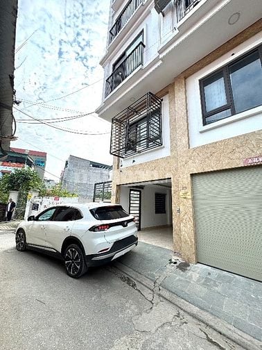 Bán nhà 36m 6 tầng Cự Khối ô tô thông vào nhà 