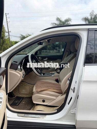 Mercedes Benz GLC Class 2022 - 45000 km