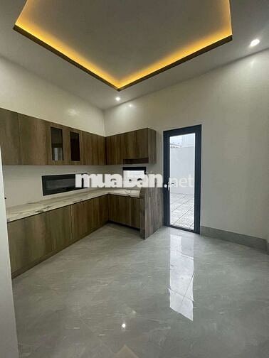 NHÀ RỘNG - HẺM 2 NGUYỄN VIỆT HỒNG