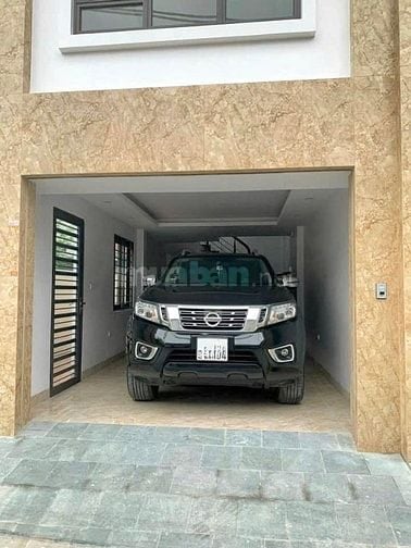 Bán nhà 36m 6 tầng Cự Khối ô tô thông vào nhà 