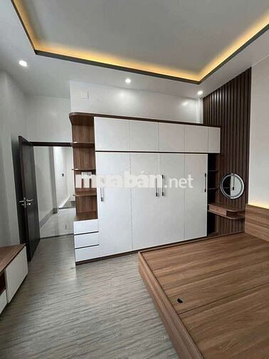 NHÀ RỘNG - HẺM 2 NGUYỄN VIỆT HỒNG